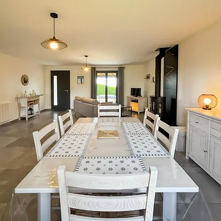 Semesterbostad Maison Authentique Coeur Des Volcans - 6 Pers *